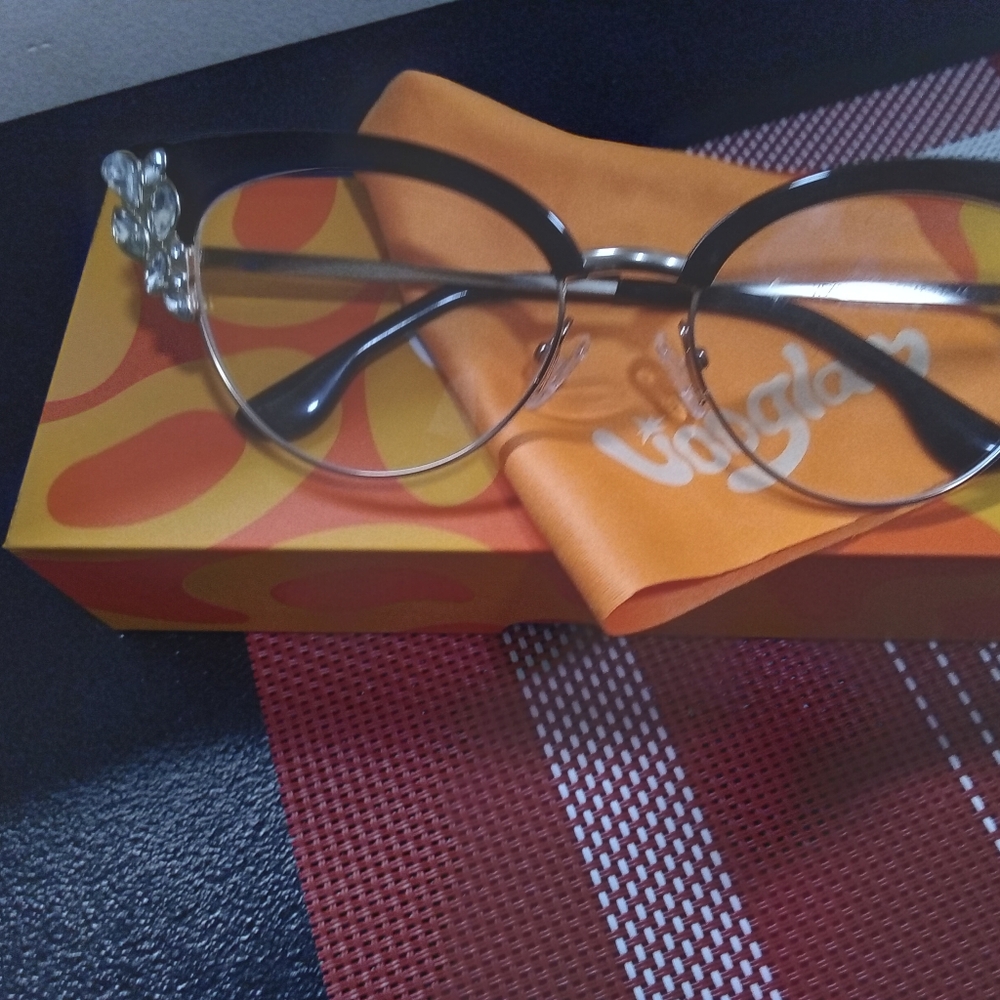 GLASSES
